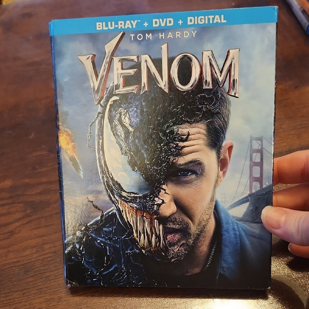 Venom Blu-ray + DVD Factory Sealed with Dusty Cover